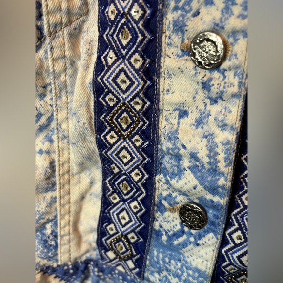Chicos cropped denim jacket artisan beaded design - Picture 7 of 10